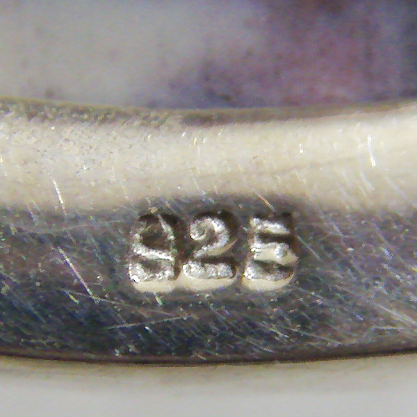 (p1243)Silver rectangular pendant with stone.
